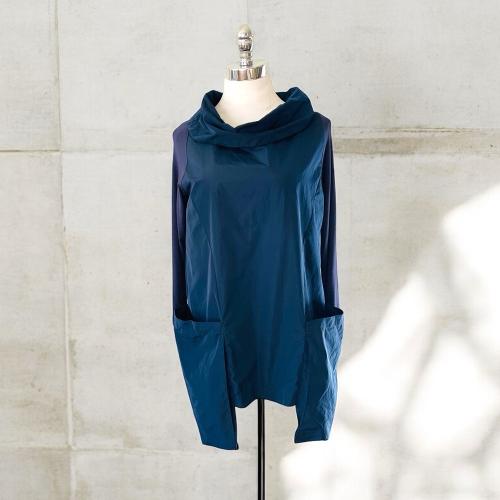 SUN KIM LAGENLOOK OVERSIZED NYLON TRAPEZE POPOVER TOP